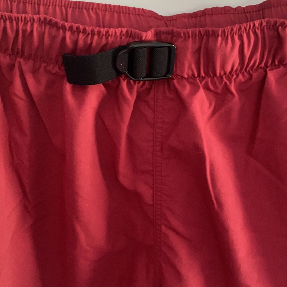 Columbia Women's Red Shorts - Picture 4 of 11